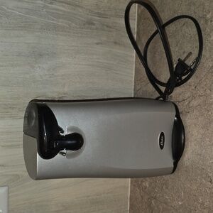 (J26) Oster Silver and Black Electric Can Opener